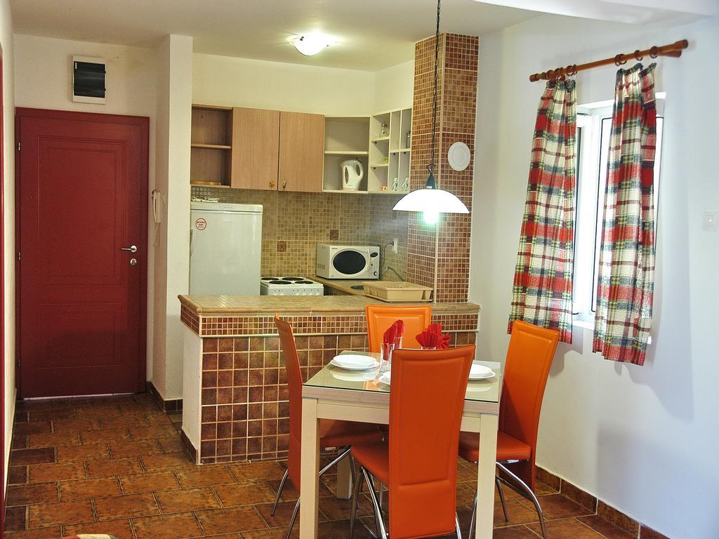 Apartments Maris Petrovac Habitación foto